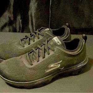 Sketchers Go Walk, all black! Used as indoor workout shoes! Size 7.5